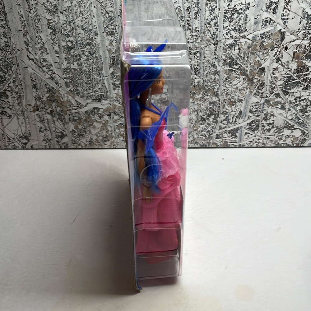 BARBIE UNICORN TOY, 65TH ANNIVERSARY DOLL HRR16 Ages 3+ - Picture 10 of 10